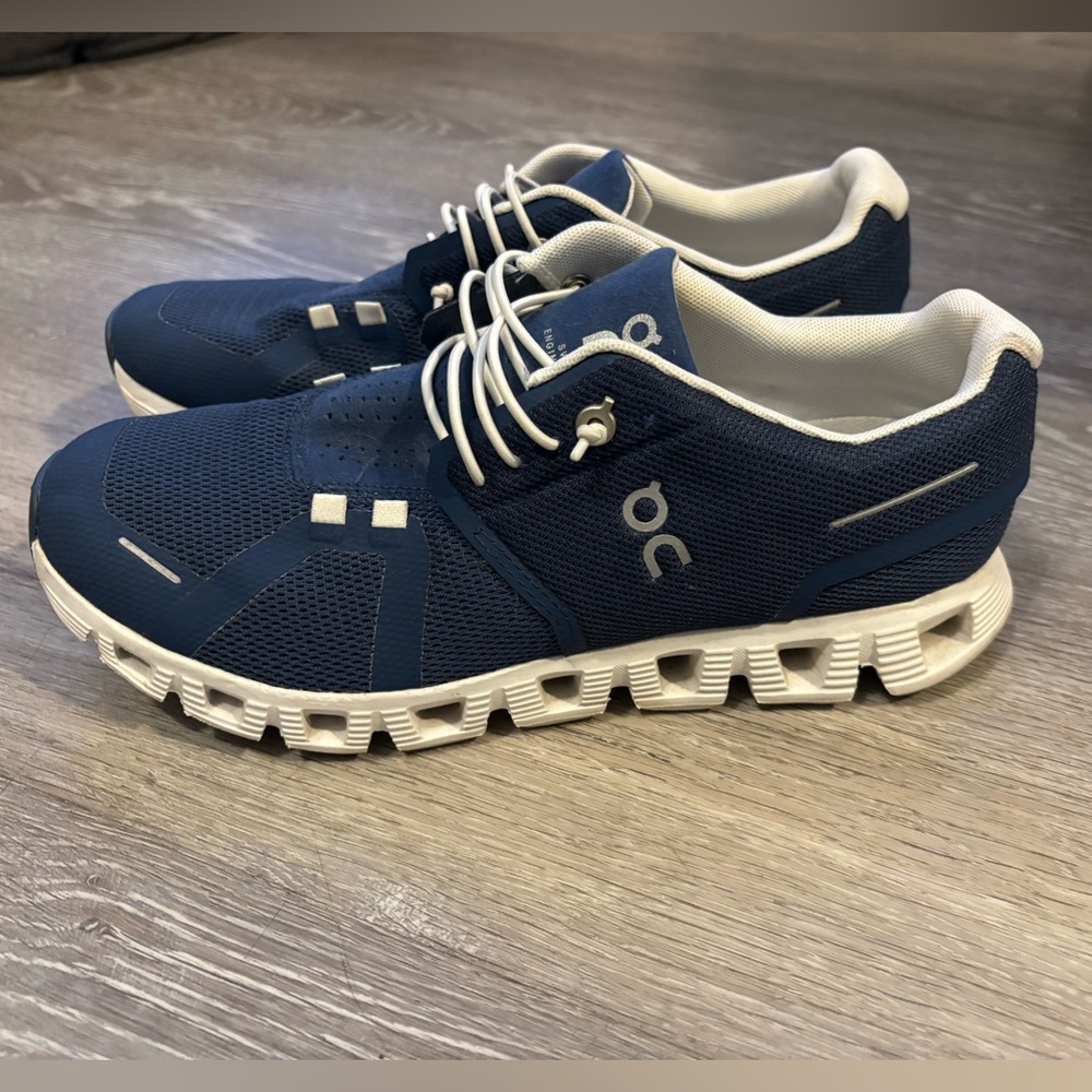 On Cloud Navy Sneakers
